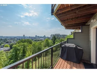 Photo #6: 23582812 Listing