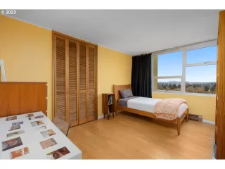 Photo #6: 23583888 Listing