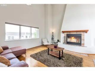 Photo #2: 23584891 Listing