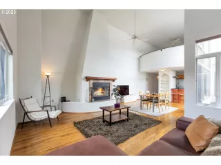 Photo #3: 23584891 Listing