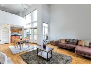 Photo #5: 23584891 Listing