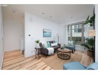 Photo #5: 23584960 Listing 