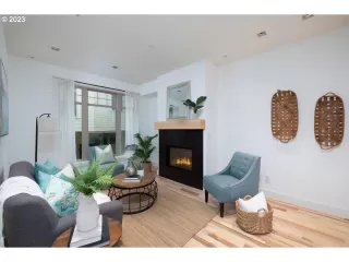 Photo #6: 23584960 Listing 