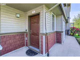 Photo #3: 23585131 Listing