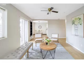 Photo #5: 23587226 Listing