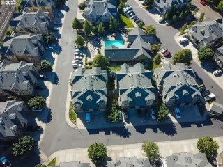 Photo #2: 23587678 Listing