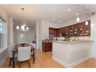 Photo #3: 23587766 Listing 