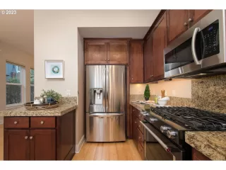 Photo #6: 23587766 Listing 