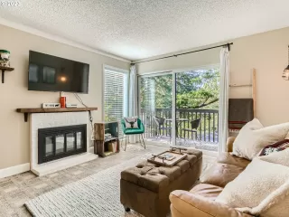 Photo #6: 23587932 Listing