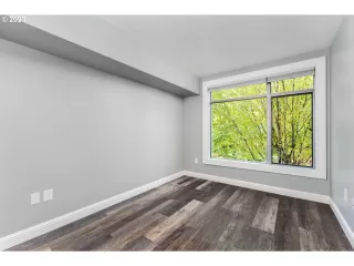 Photo #6: 23587947 Listing