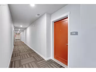 Photo #3: 23588153 Listing