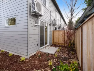 Photo #6: 23588426 Listing