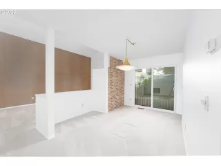 Photo #4: 23588678 Listing 