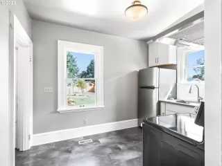 Photo #6: 23588886 Listing