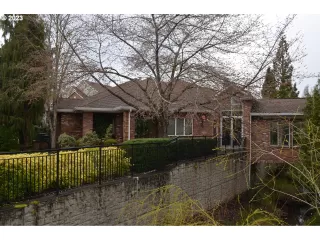 Photo #1: 23589183 Listing