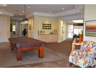 Photo #5: 23589183 Listing