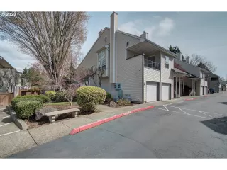 Photo #2: 23589236 Listing