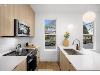 Photo #1: 23589532 Listing