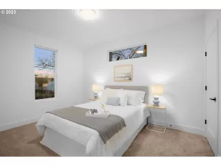 Photo #4: 23589532 Listing