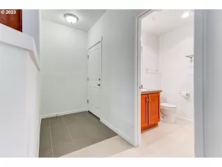 Photo #2: 23589550 Listing