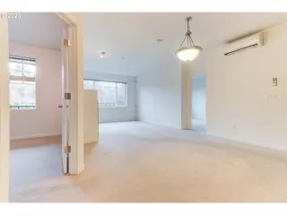 Photo #5: 23589550 Listing