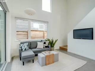 Photo #6: 23590516 Listing 