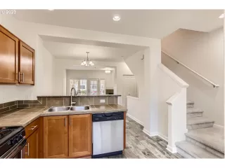 Photo #2: 23591761 Listing