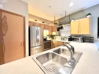 Photo #4: 23591977 Listing 