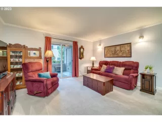 Photo #5: 23592887 Listing 