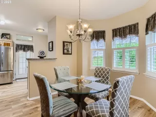 Photo #4: 23593194 Listing