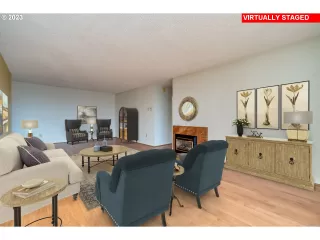 Photo #3: 23593452 Listing