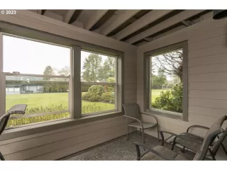 Photo #6: 23593738 Listing