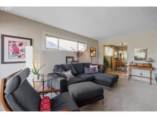 Photo #3: 23593860 Listing