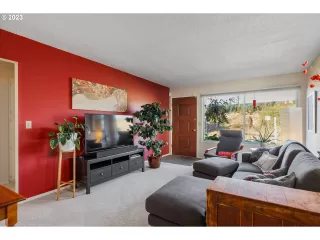 Photo #5: 23593860 Listing