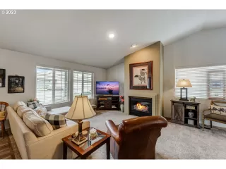 Photo #3: 23594025 Listing