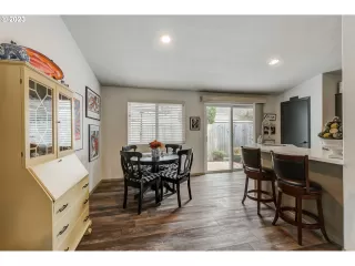 Photo #5: 23594025 Listing