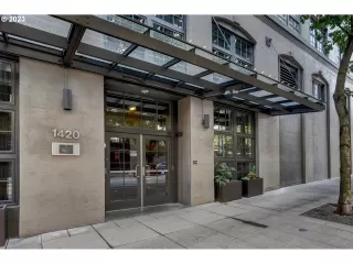 Photo #1: 23594177 Listing