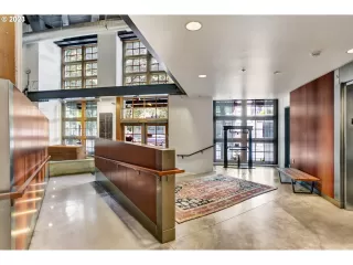 Photo #3: 23594177 Listing