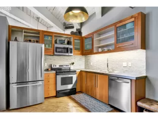 Photo #6: 23594177 Listing