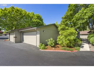 Photo #2: 23594925 Listing