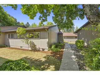 Photo #3: 23594925 Listing