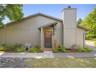 Photo #4: 23594925 Listing