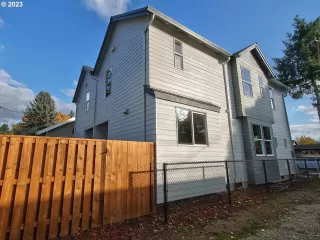 Photo #3: 23595035 Listing