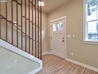 Photo #5: 23595035 Listing