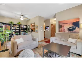 Photo #4: 23596032 Listing 