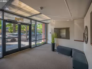 Photo #2: 23596060 Listing