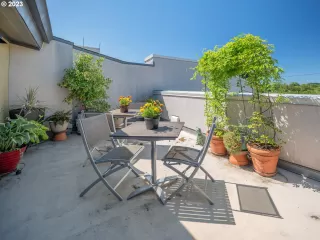 Photo #3: 23596060 Listing