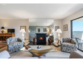 Photo #3: 23596718 Listing