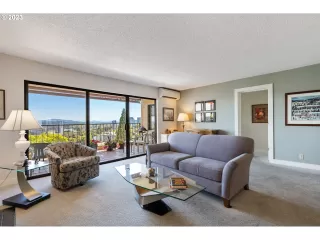 Photo #5: 23596718 Listing