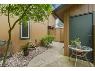 Photo #3: 23596862 Listing